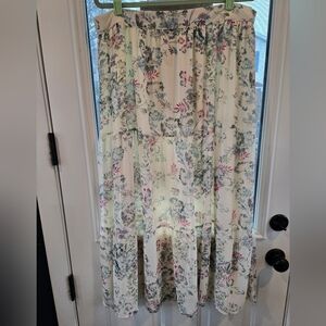 Vince Camuto Floral Skirt in Cream and Pink Floral Lined 1X Women's Plus Flowy